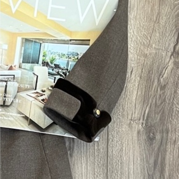 Nearly New Chocolate Brown  Tahari Tweed Blazer! - Picture 4 of 4